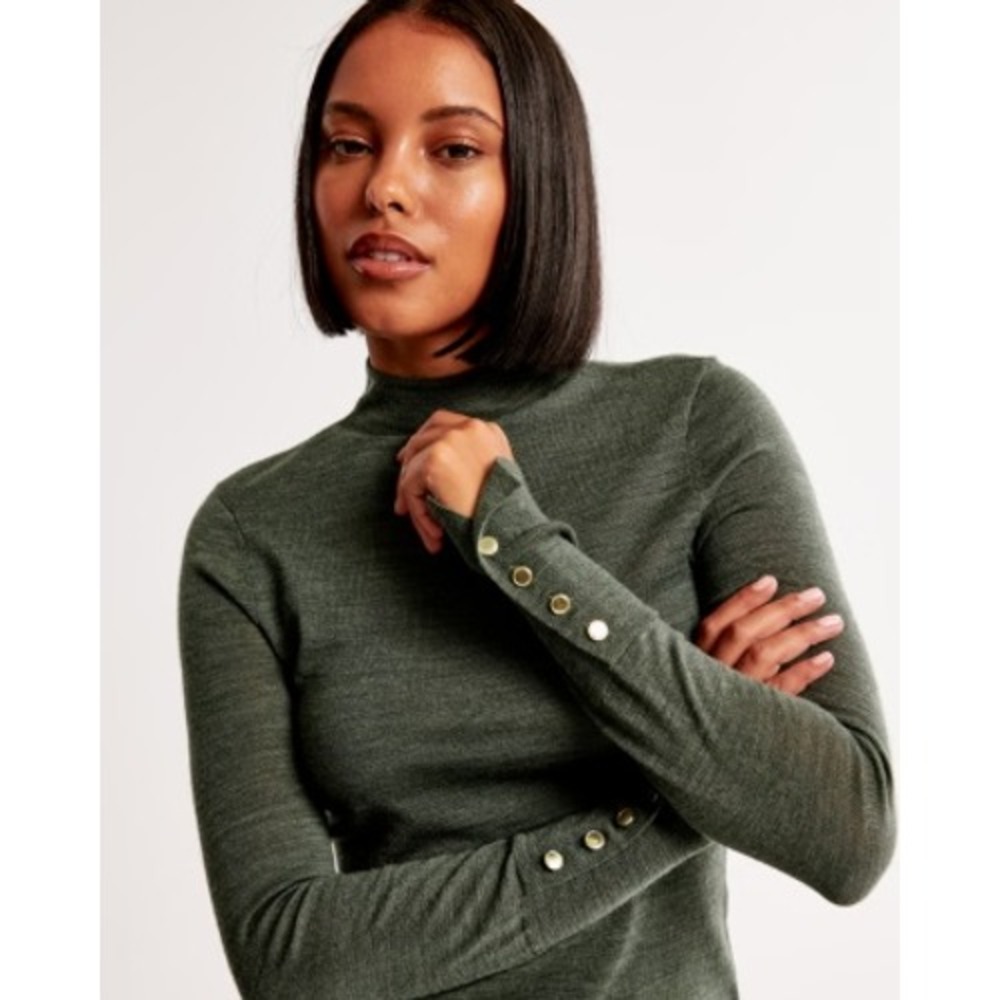 Abercrombie & Fitch NWT Merino Wool Button Sleeve Mockneck Olive Green Top Small